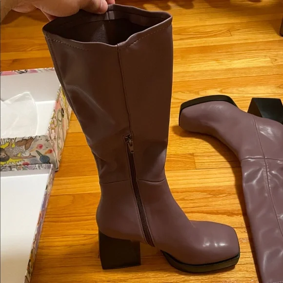 NWT Jeffrey Campbell Dauphin Knee-high Square-toe Heel Boots Size 10 Violet - Picture 12 of 16